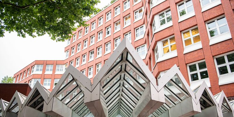 Im Landgericht Münster wurde ein Mann wegen Mordes verurteilt. - Foto: Guido Kirchner/dpa