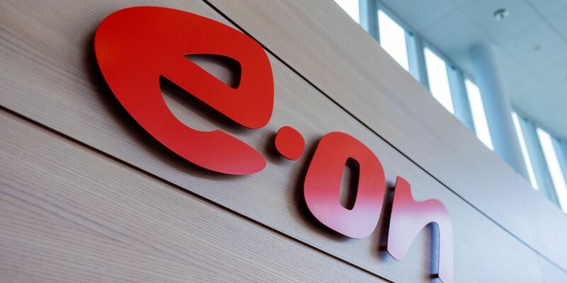 Der Essener Energiekonzern Eon senkt die Preise - aber erst im Herbst. - Foto: Rolf Vennenbernd/dpa