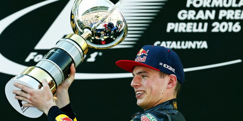 Der niederländische Formel-1-Fahrer Max Verstappen freut sich am 15. Mai 2016 über seinen ersten Grand-Prix-Sieg in Spanien. - Foto: Andreu Dalmau/dpa