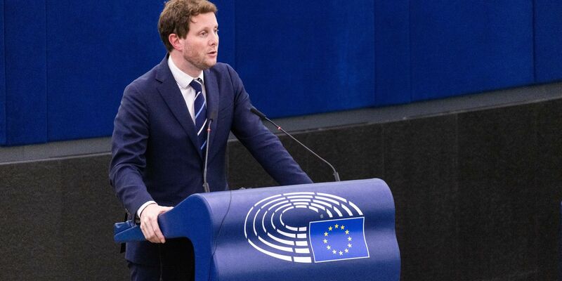 Clément Beaune forderte einen Verlauf des Direktzugs über Straßburg und Karlsruhe. - Foto: Philipp von Ditfurth/dpa