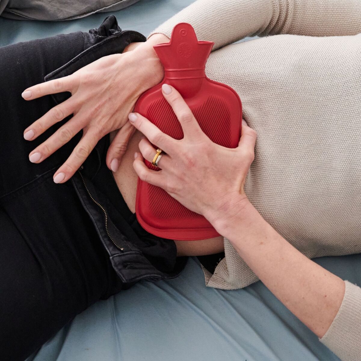 Jeder Zyklus ist anders: Er variiert nicht nur von Frau zu Frau, sondern bei vielen auch von Monat zu Monat.  - Foto: Annette Riedl/dpa