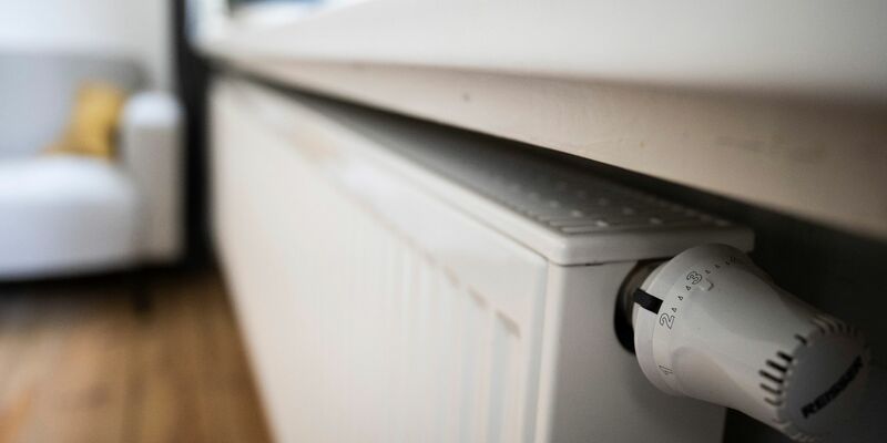 Heizen soll klimafreundlich werden. - Foto: Hannes Albert/dpa