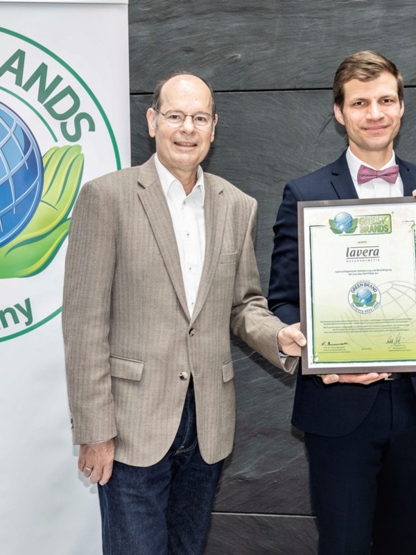 Již pošesté od roku 2012 získala lavera NATURKOSMETIK ocenění ZELENÁ ZNAČKA Německo Val