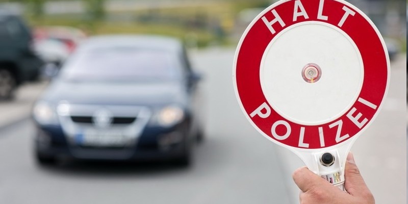 BPOL-BadBentheim: 16-jähriger Teenager saß am Steuer eines Autos - Foto: presseportal.de