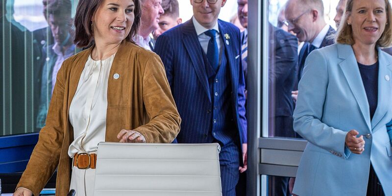 Die acht Ostseeanrainer beraten weitere Reaktionen auf den Angriffskrieg Russlands auf die Ukraine, die Steigerung der Energiesicherheit durch den Ausbau erneuerbarer Energien sowie die Bergung von Munitions- und Kampfmittelaltlasten aus der Ostsee. - Foto: Jens Büttner/dpa