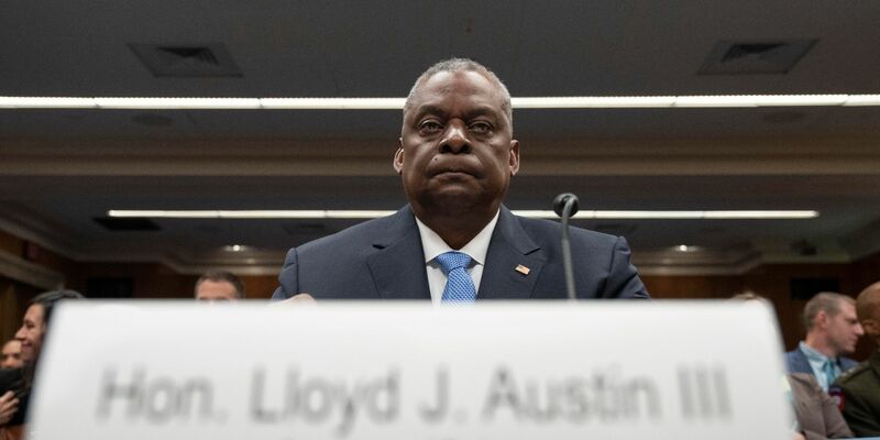 US-Verteidigungsminister Lloyd Austin schickt eine Warnung Richtung China. - Foto: Jacquelyn Martin/AP/dpa