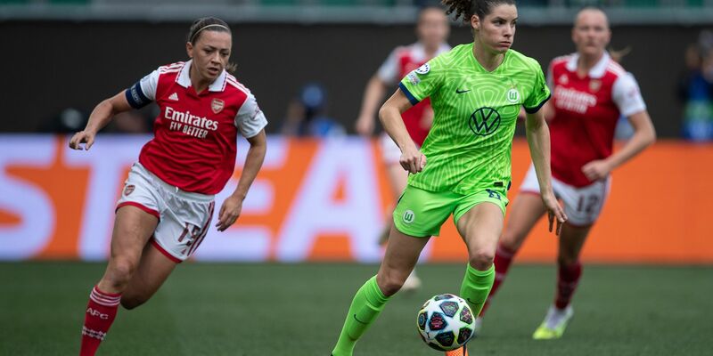 Die Wolfsburgerin Dominique Janssen freut sich auf das Finale der Champions League. - Foto: Swen Pförtner/dpa