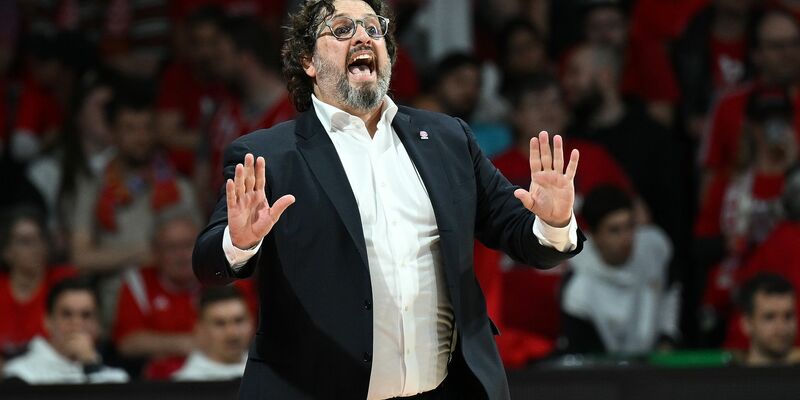 Trainer Andrea Trinchieri wird den FC Bayern verlassen. - Foto: Angelika Warmuth/dpa