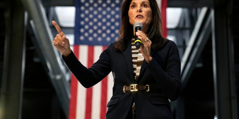 Nikki Haley bei einer Wahlkampfveranstaltung in Iowa. - Foto: Charlie Neibergall/AP/dpa
