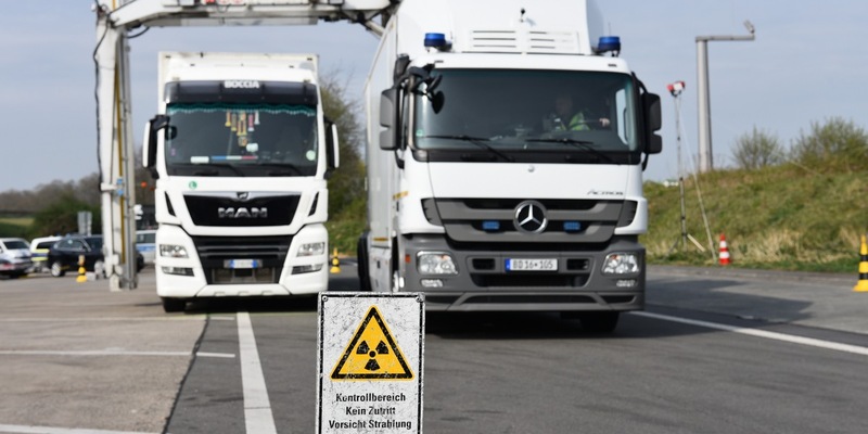 HZA-K: Drogen für mehr als eine Million Euro zwischen Obst und Gemüse versteckt / Kölner Zoll vereitelt mit Röntgentechnik Schmuggelversuch in einem LKW - Foto: presseportal.de