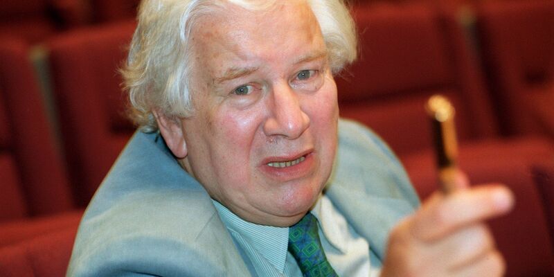 Sir Peter Ustinov. Kunstobjekte und Erinnerungsstücke aus seinem Nachlass kommen bei Sotheby's unter den Hammer. - Foto: picture alliance / dpa