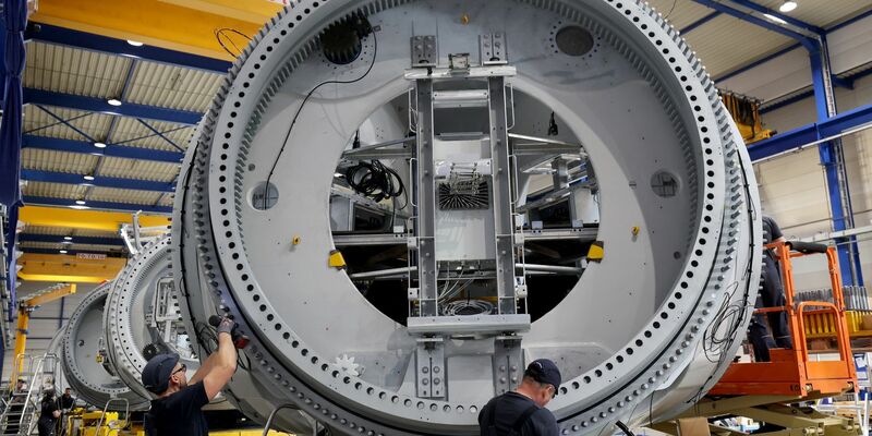 Industrie-Produktion in Deutschland (Symbolbild). Die Nachfrage aus dem Inland ist im April gestiegen, die Auslandsnachfrage gab hingegen nach. - Foto: Bernd Wüstneck/dpa
