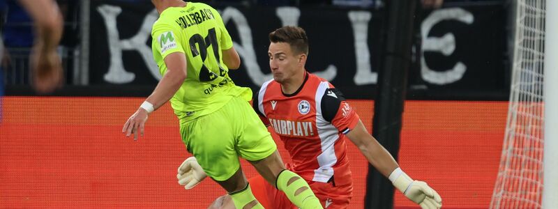 Benedict Hollerbach (l) erzielte beide Treffer für Wehen Wiesbaden. - Foto: Friso Gentsch/dpa