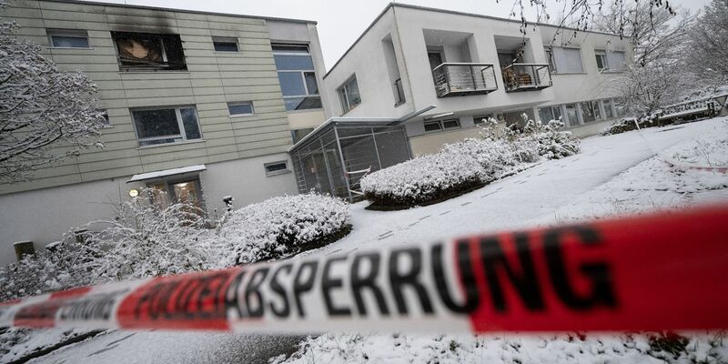 Eine psychisch erkrankte Frau verursachte einen  Brand in einem Pflegeheim - mit fatalen Folgen. - Foto: Marijan Murat/dpa