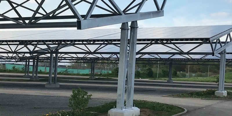 FW-BN: PKW stürzt Böschung hinab - 2 Verletzte - Foto: presseportal.de