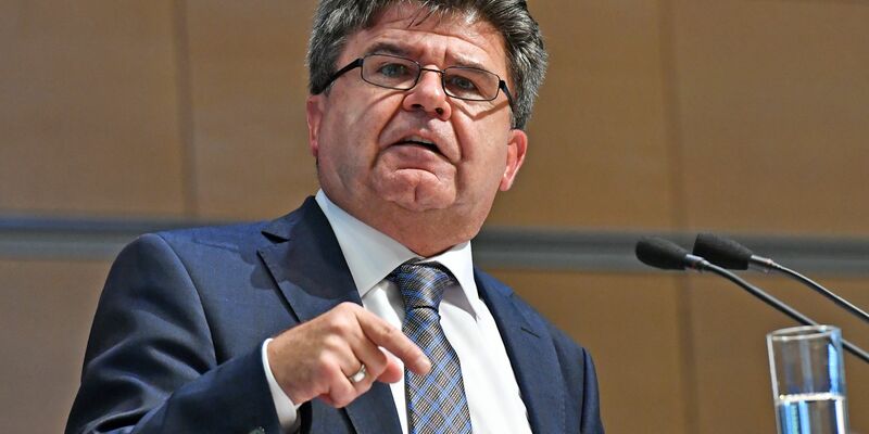 «Es hilft uns nicht weiter, wenn wir immer nur davon reden, dass wir mit der AfD nicht reden»: Michael Brychcy. - Foto: Martin Schutt/dpa