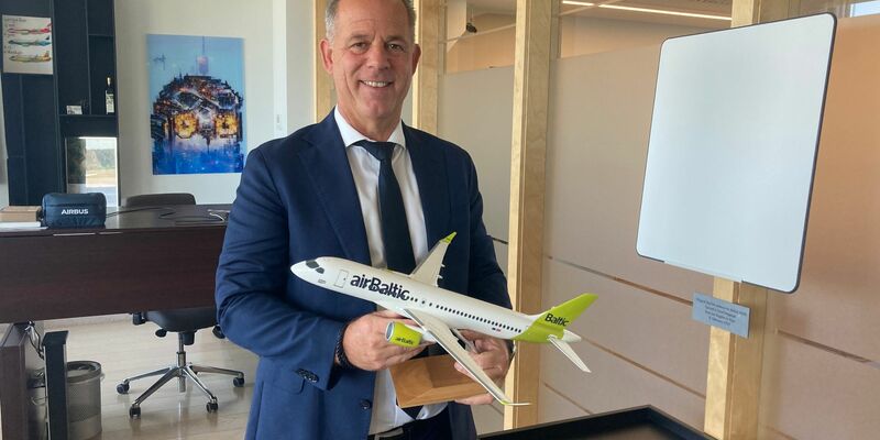 Er sieht die Flugbranche auf einem guten Weg in Richtung Klimaneutralität: Air-Baltic-Chef Martin Gauss. - Foto: Alexander Welscher/dpa