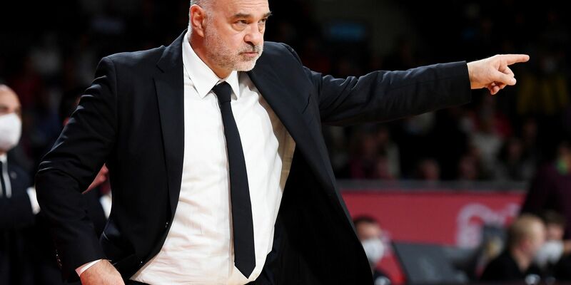 Pablo Laso und Bayerns Basketballer haben in Hamburg vor einer Rekordkulisse gewonnen. - Foto: Angelika Warmuth/dpa