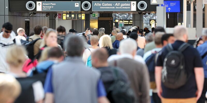 Ungebrochene Reiselust: Tui erwartet im nächsten Jahr eine starke Nachfrage. - Foto: Bodo Marks/dpa