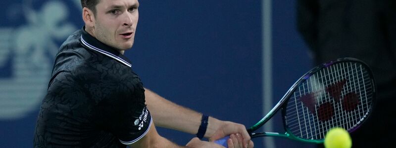 Hubert Hurkacz hat das Viertelfinale des Rasen-Tennisturniers in Stuttgart erreicht. - Foto: Kamran Jebreili/AP