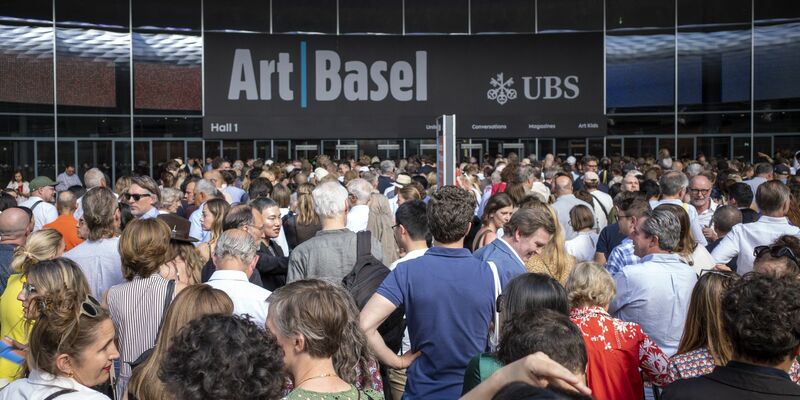 Die erste Art Basel in Katar ist in Planung - trotz Flaute auf dem Kunstmarkt. (Archivbild) - Foto: Georgios Kefalas/KEYSTONE/dpa