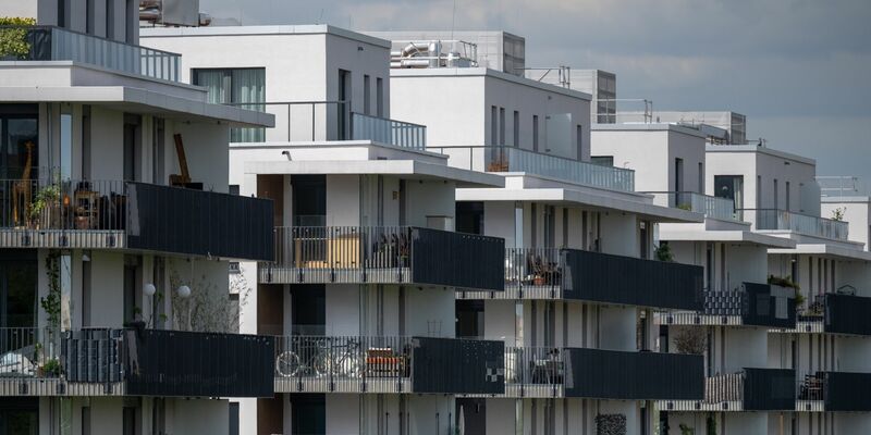 Blick auf Neubau-Wohnungen im Berliner Bezirk Schöneberg. - Foto: Monika Skolimowska/dpa