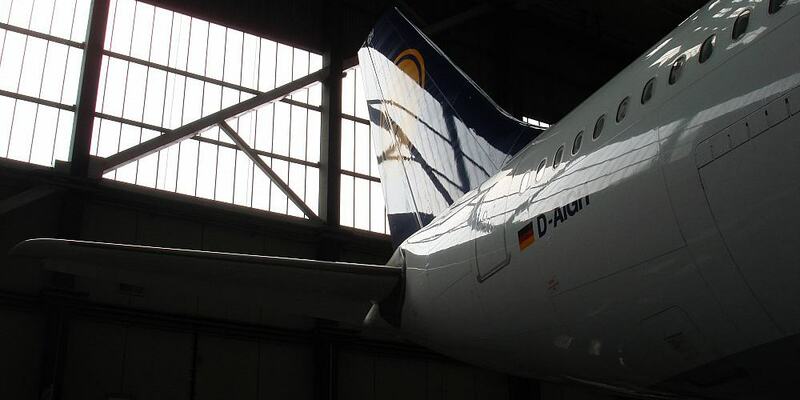 Lufthansa-Maschine in einer Wartungshalle - Foto: ?ber dts Nachrichtenagentur