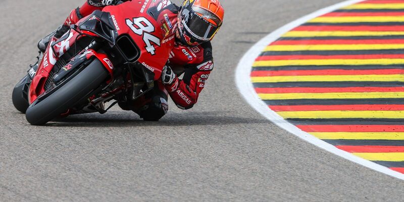 Jonas Folger aus Deutschland vom Gasgas Factory Racing Tech3 Team in Aktion. - Foto: Jan Woitas/dpa