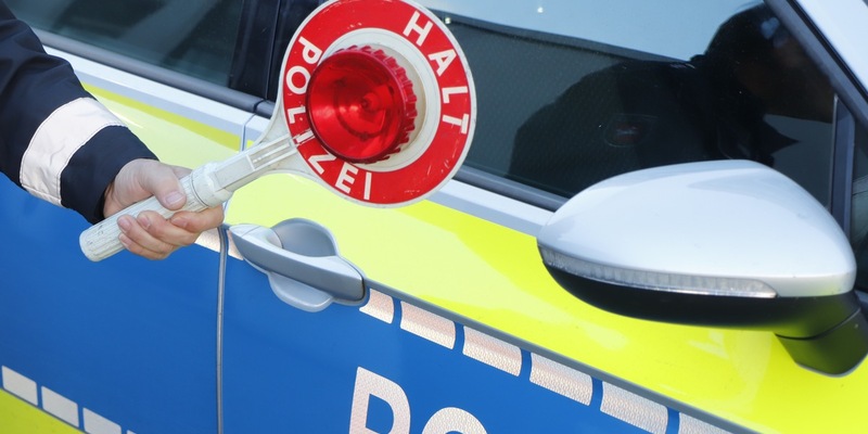 POL-EL: Emsland/Grafschaft Bentheim - Kontrollen des Reiseverkehrs zu Ferienbeginn - Foto: presseportal.de