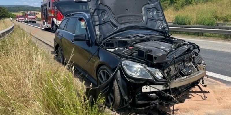 POL-PDKL: Sattelzug blockiert nach Unfall die Fahrbahn der BAB 63... - Foto: presseportal.de