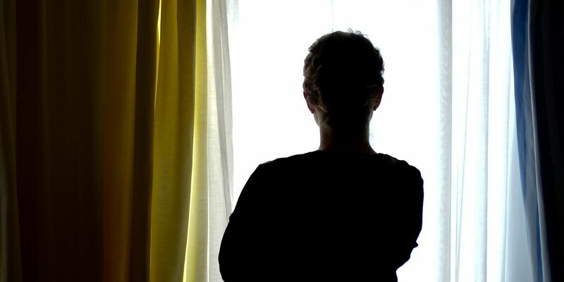 Laut einem Zeitungsbericht ist die Zahl der Opfer von häuslicher Gewalt gestiegen. (Symbolfoto) - Foto: Peter Steffen/dpa