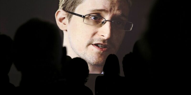 Befindet sich seit zehn Jahren unter dem Schutz Putins: Der Whistleblower Edward Snowden. - Foto: Christian Charisius/dpa