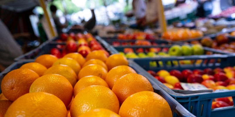 Verbraucher achten stärker auf Preisänderungen bei häufig anfallenden Einkäufen wie Lebensmitteln. - Foto: Sven Hoppe/dpa