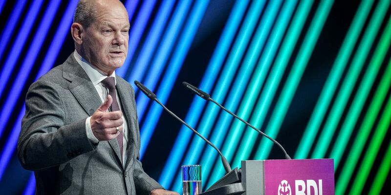 Bundeskanzler Olaf Scholz (SPD) spricht beim BDI-Tag der deutschen Industrie (TDI). - Foto: Kay Nietfeld/dpa