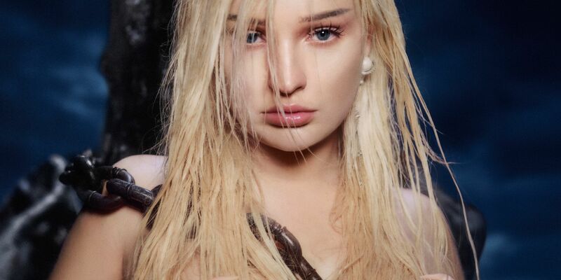 Das Cover des Albums Feed the Beast der deutschen Sängerin Kim Petras. - Foto: Republic/Universal Music/dpa