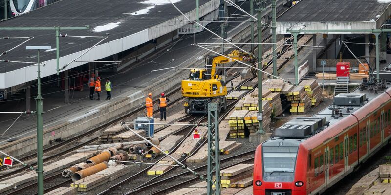 Das Netz der Bahn gilt als sanierungsbedürftig. - Foto: Cindy Riechau/dpa