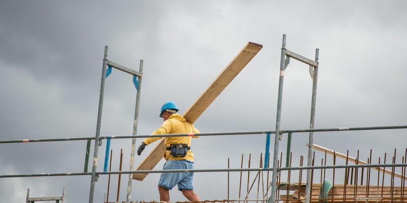 Eine Verschärfung der Neubaustandards wäre laut FDP «ein Todesstoß für die deutsche Bauwirtschaft». - Foto: Christophe Gateau/dpa