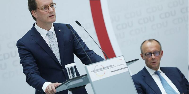 Hendrik Wüst und Friedrich Merz bei einer Veranstaltung Mitte Juni 2023 in Berlin - Foto: ?ber dts Nachrichtenagentur