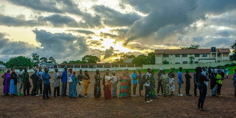 Sierra Leone wählte am Samstag einen Präsidenten, ein Parlament sowie Kommunalverwaltungen. - Foto: TJ Bade/AP/dpa