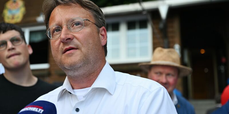 Robert Sesselmann ist der erste AfD-Landrat in Deutschland. - Foto: Martin Schutt/dpa