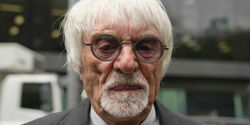 Kritisiert seine Nachfolger: Ex-Formel-1-Boss Bernie Ecclestone. - Foto: Kin Cheung/AP/dpa