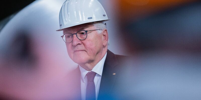 Bundespräsident Frank-Walter Steinmeier ist mit 150 Diplomatinnen und Diplomaten in NRW unterwegs. - Foto: Rolf Vennenbernd/dpa
