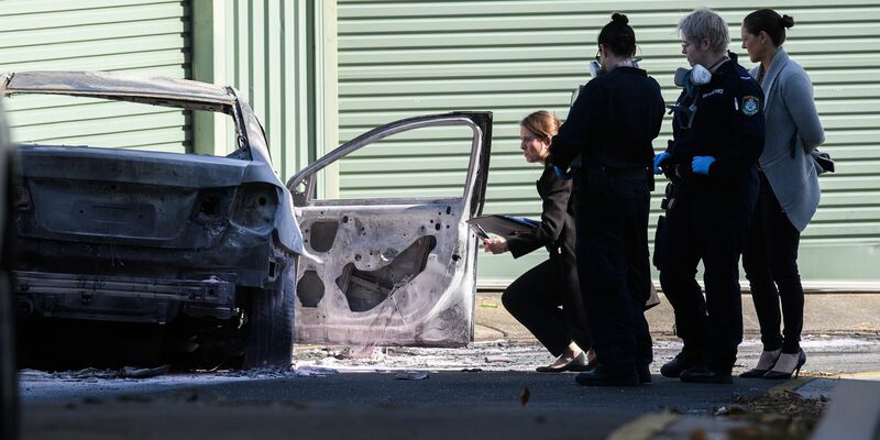 Forensische Polizeieinheiten sichern am Tatort in Sydney Spuren. - Foto: Bianca De Marchi/AAP/dpa