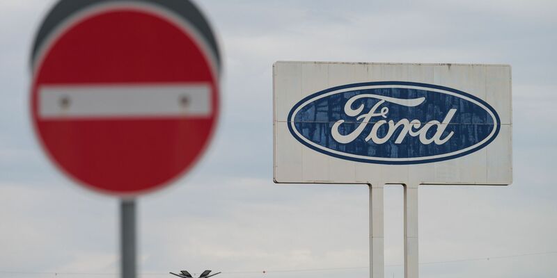 Für das Ford-Werk im Saarland steht ein neuer Investor bereit. - Foto: Oliver Dietze/dpa
