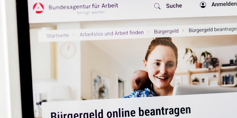 Bei der ersten Stufe zum Jahreswechsel ging es vor allem um die Finanzen. In der zweiten Stufe geht es um die Leistungen zur Integration in den Arbeitsmarkt. - Foto: Carsten Koall/dpa