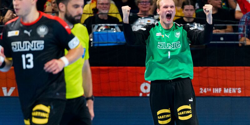 Torhüter David Späth steht mit Deutschlands U21-Handballern im WM-Halbfinale. - Foto: Marco Wolf