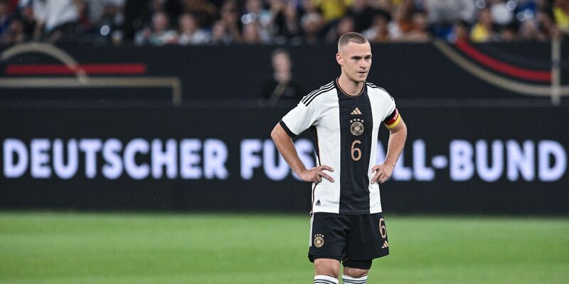 Der deutsche Fußball steckt ein Jahr vor der EM in einer großen Krise. - Foto: Bernd Thissen/dpa