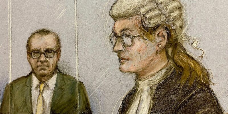 Die Gerichtsskizze zeigt Kevin Spacey und Staatsanwältin Christine Agnew im Gerichtssaal in London. - Foto: Elizabeth Cook/PA Wire/dpa