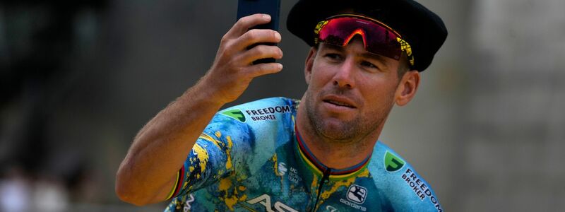 Muss seine letzte Tour de France vorzeitig beenden: Mark Cavendish. - Foto: Thibault Camus/AP/dpa