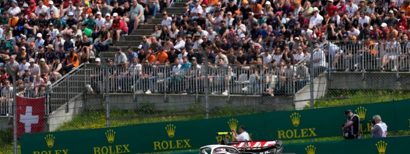 Was für eine Freude, als es endlich so weit war: Das Ende der podestslosen Zeit von Nico Hülkenberg. (Archivbild) - Foto: Darko Bandic/AP/dpa